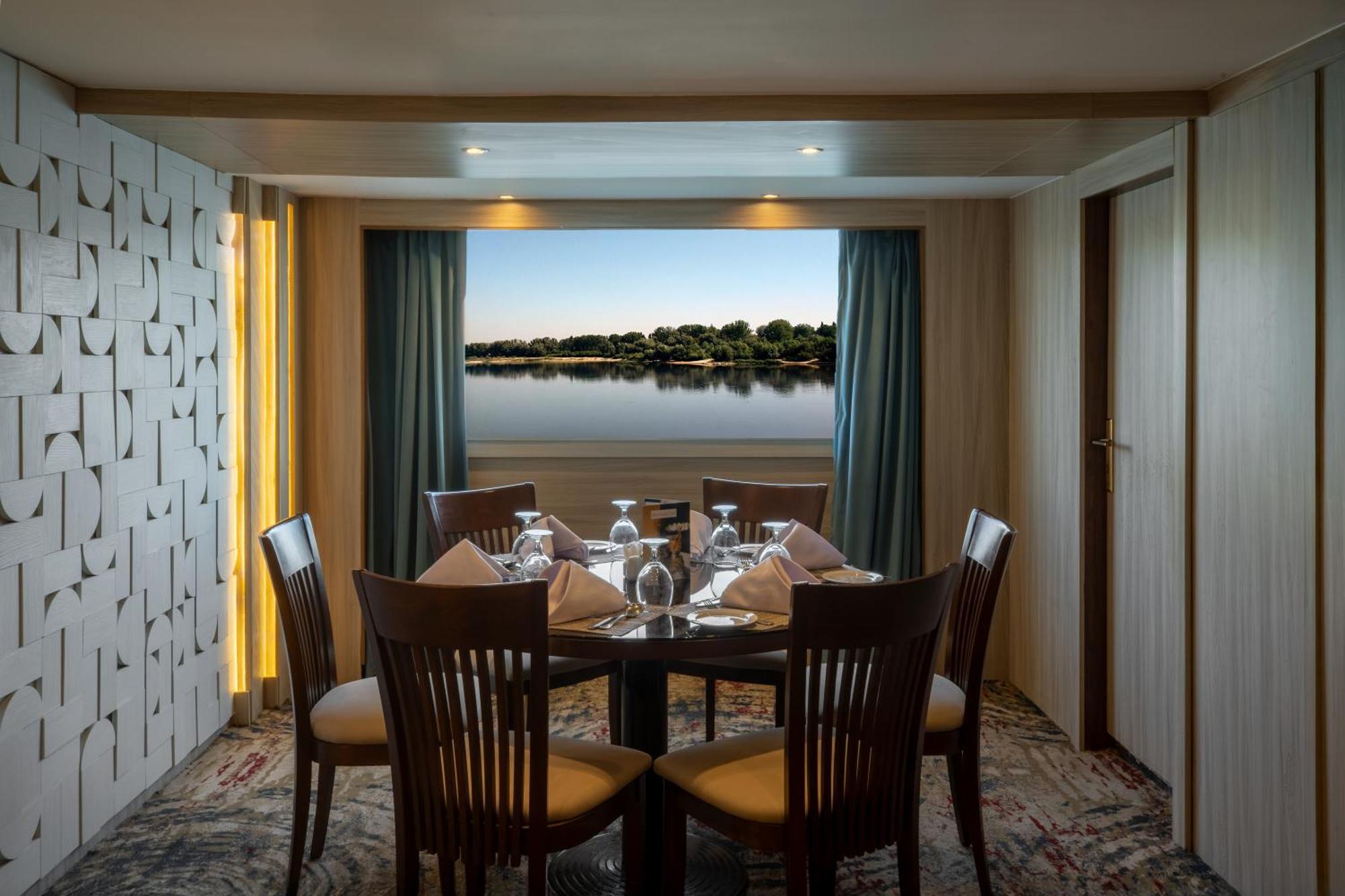 Renaissance Nile Cruise - Every Saturday From Luxor To Aswan For 4 Nights , And Every Wednesday From Aswan To Luxor For 3 Nights Exterior photo