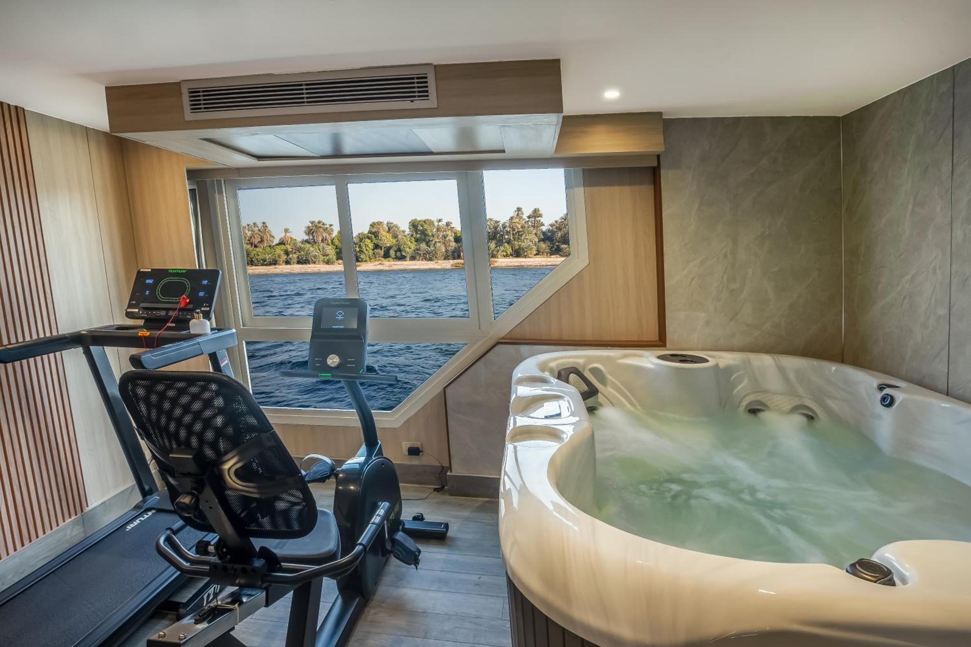 Renaissance Nile Cruise - Every Saturday From Luxor To Aswan For 4 Nights , And Every Wednesday From Aswan To Luxor For 3 Nights Exterior photo
